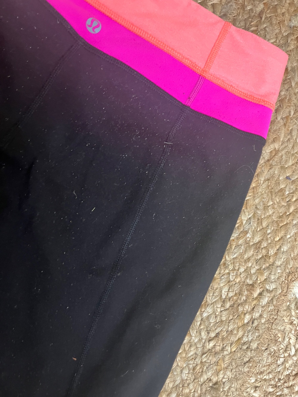 Sz 6 Lululemon Black Groove Flared Pant with Pink & Peach Waistband - Picture 7 of 9